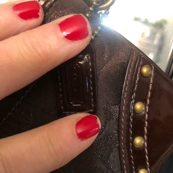 Coach dark brown / hint of Maroon monogram canvas patant leather wristlet - Picture 6 of 8